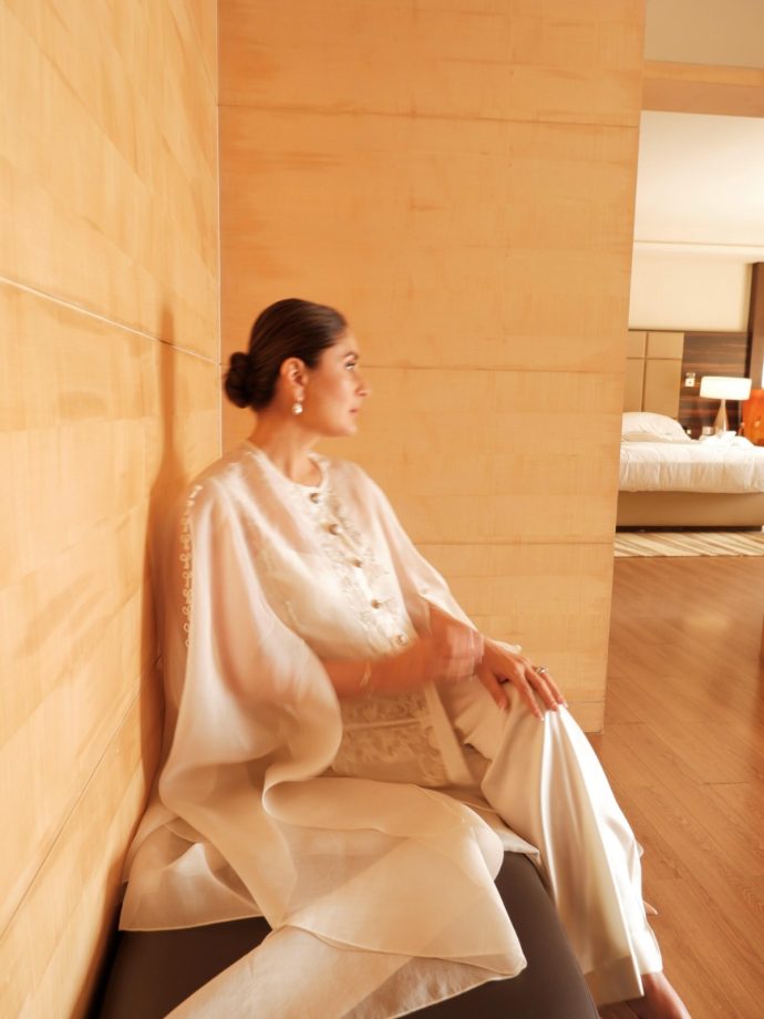 Kareena Kapoor Khan White Look: Elegant Minimal Style For Daayra Launch 1