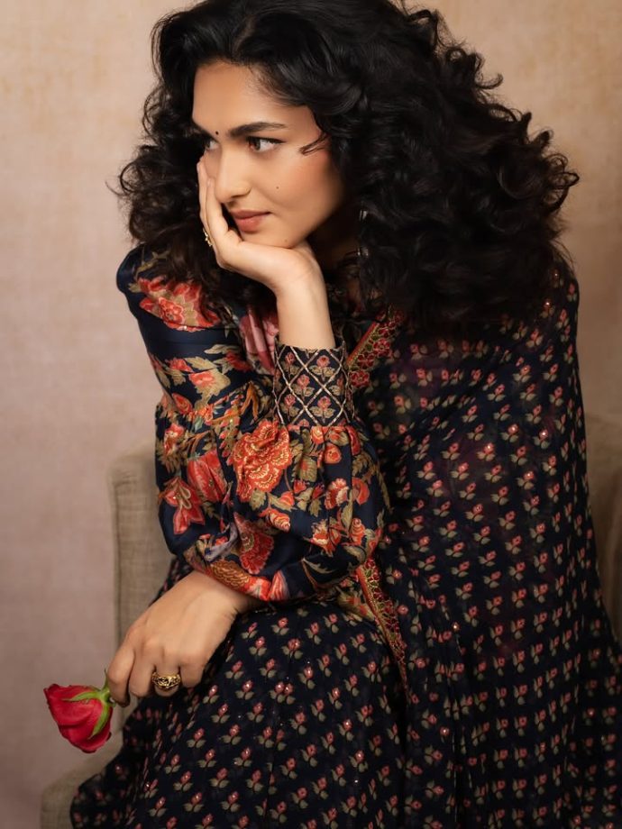 Kayadu Lohar Serves Vintage Charm: Floral Saree With A Statement Blouse 1