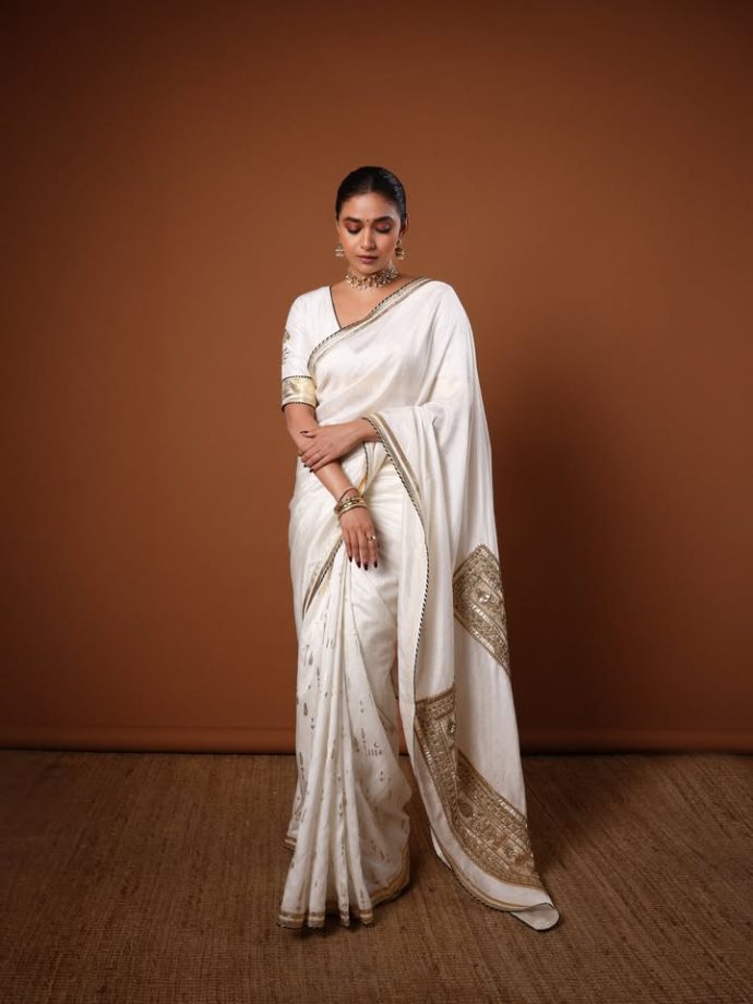 Keerthy Suresh Looks Like A Dream In This White Saree With Golden Royal Detailing 1