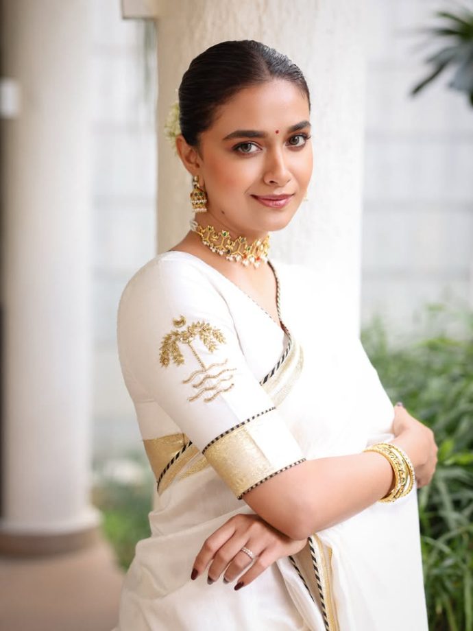 Keerthy Suresh Looks Like A Dream In This White Saree With Golden Royal Detailing 1