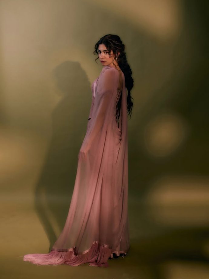 Khushi Kapoor Brings Soft-Girl Glam To Life In Gorgeous Lilac Look 1