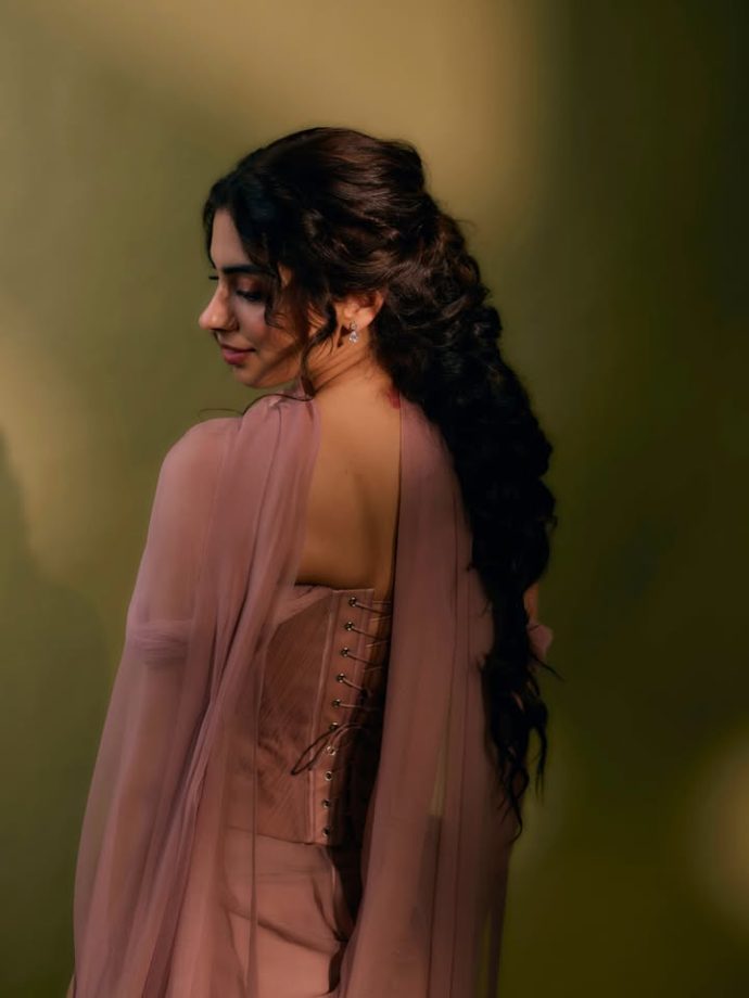 Khushi Kapoor Brings Soft-Girl Glam To Life In Gorgeous Lilac Look 1