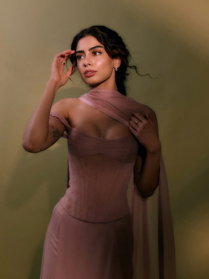 Khushi Kapoor Brings Soft-Girl Glam To Life In Gorgeous Lilac Look 1