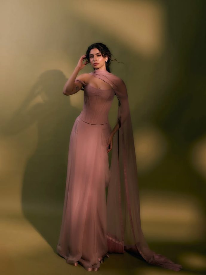 Khushi Kapoor Brings Soft-Girl Glam To Life In Gorgeous Lilac Look 1