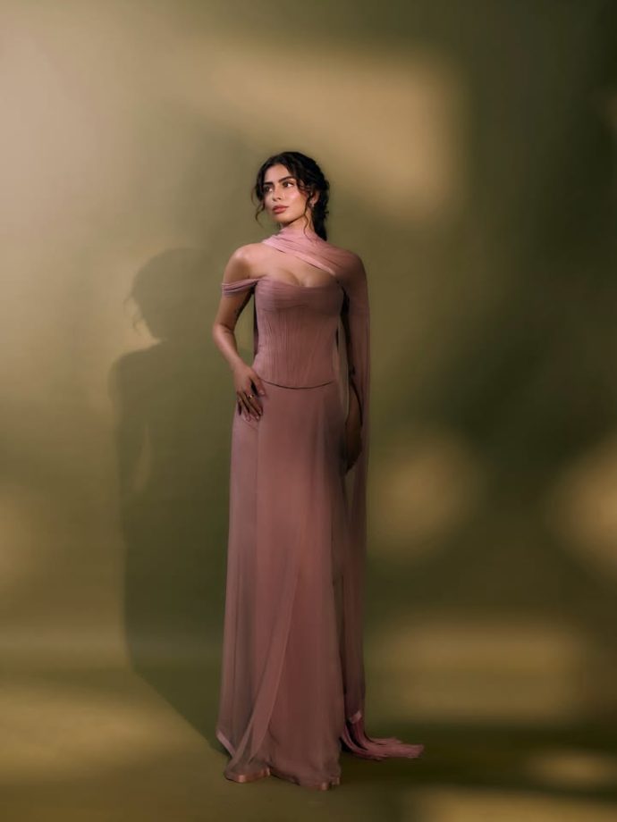 Khushi Kapoor Brings Soft-Girl Glam To Life In Gorgeous Lilac Look 1