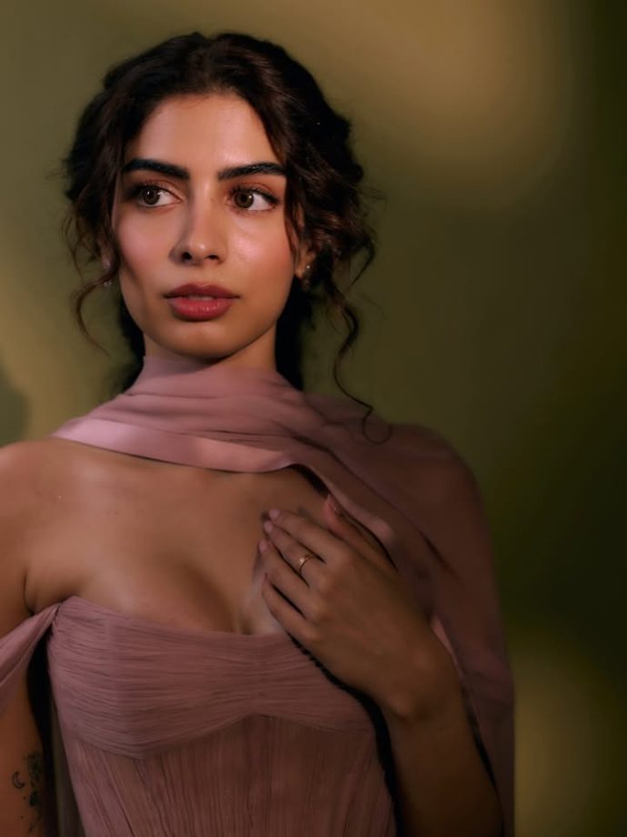 Khushi Kapoor Brings Soft-Girl Glam To Life In Gorgeous Lilac Look 1