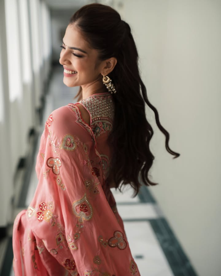 Malavika Mohanan’s Dreamy Peach Floral Saree & Halter-Neck Blouse 1