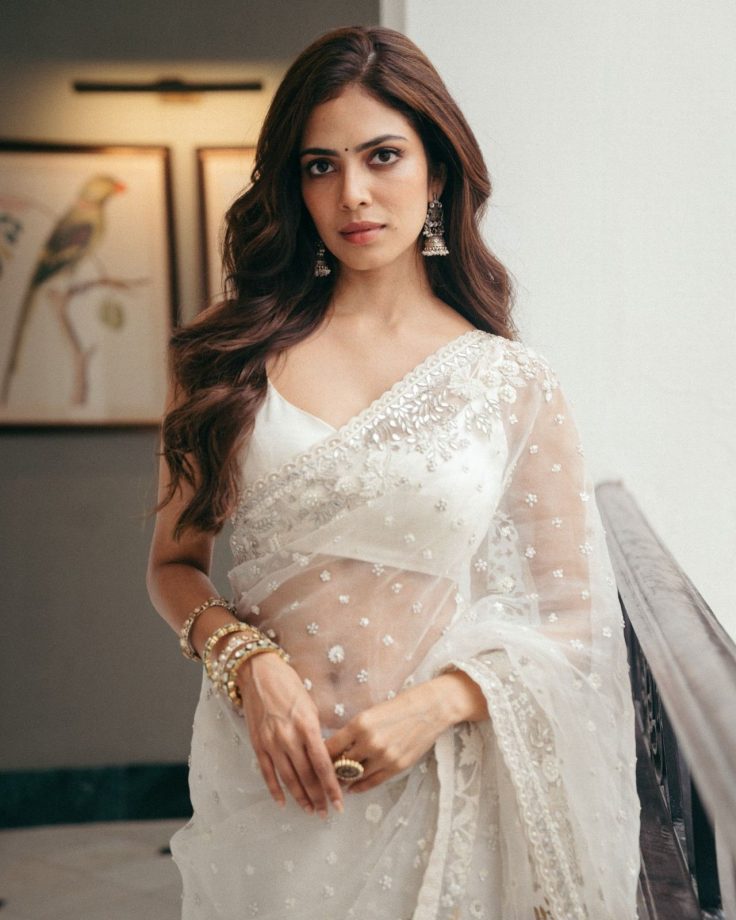 Malavika Mohanan’s Ivory Saree And Strappy Blouse Create A Picture-Perfect Ethnic Look 1