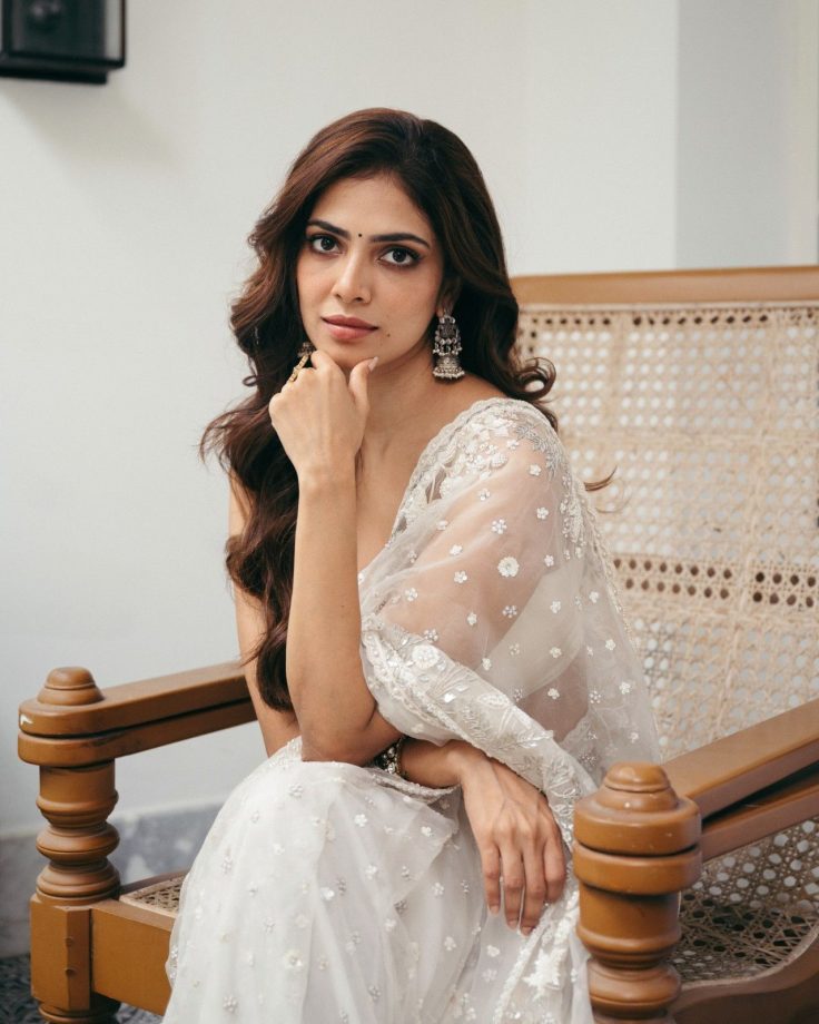 Malavika Mohanan’s Ivory Saree And Strappy Blouse Create A Picture-Perfect Ethnic Look 1