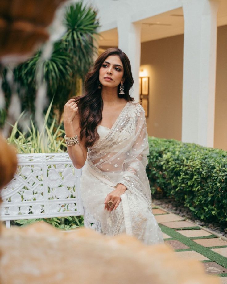 Malavika Mohanan’s Ivory Saree And Strappy Blouse Create A Picture-Perfect Ethnic Look 1