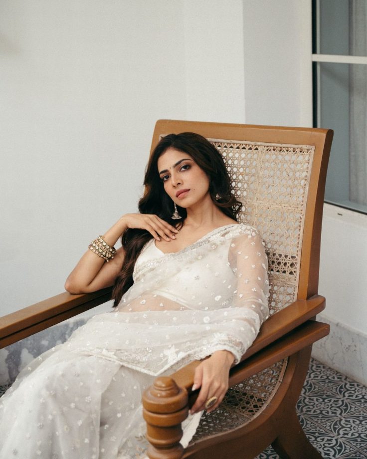 Malavika Mohanan’s Ivory Saree And Strappy Blouse Create A Picture-Perfect Ethnic Look 1