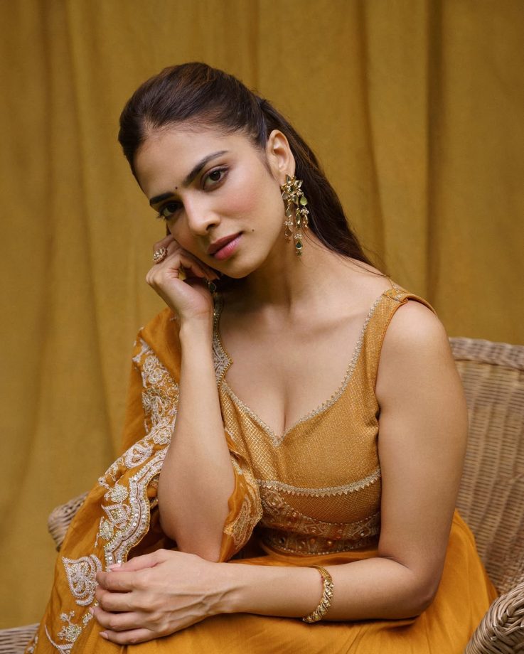 Malavika Mohanan’s Mustard Yellow Anarkali Set With Embroidered Dupatta 1