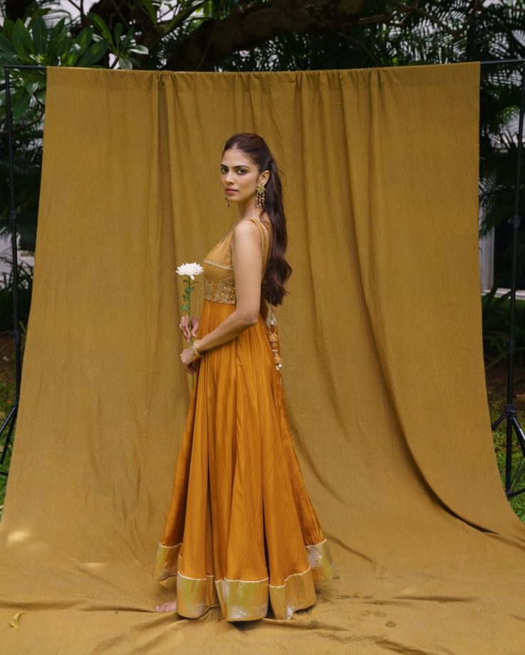 Malavika Mohanan’s Mustard Yellow Anarkali Set With Embroidered Dupatta 1