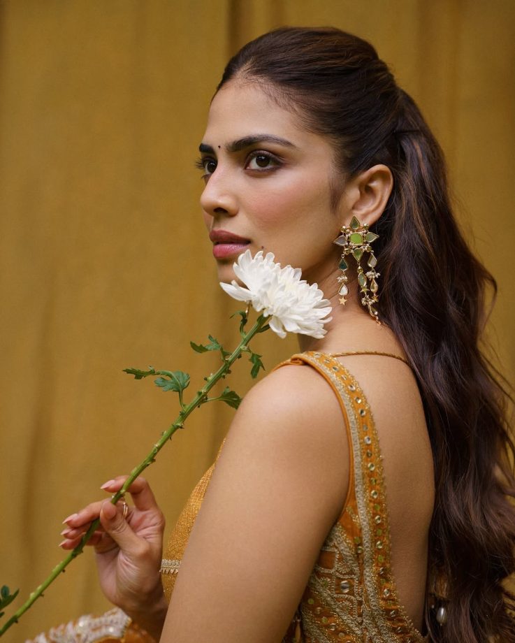 Malavika Mohanan’s Mustard Yellow Anarkali Set With Embroidered Dupatta 1