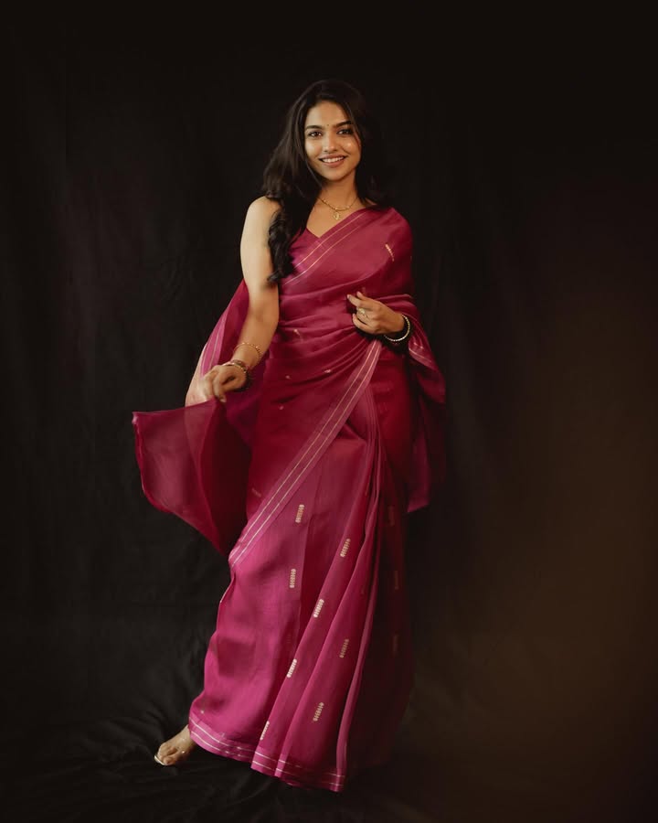 Malayalam Actress Mamitha Baiju’s Saree Collection Is A Dream, From Floral Designer Drapes To Classic Silk Sarees 1