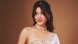 Medha Shankar Makes Ivory Saree Look Pure Royalty