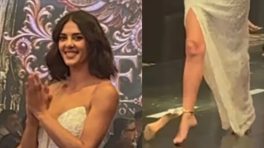 Model Alicia Kaur Handles Shoe Mishap Like A Pro During Catwalk