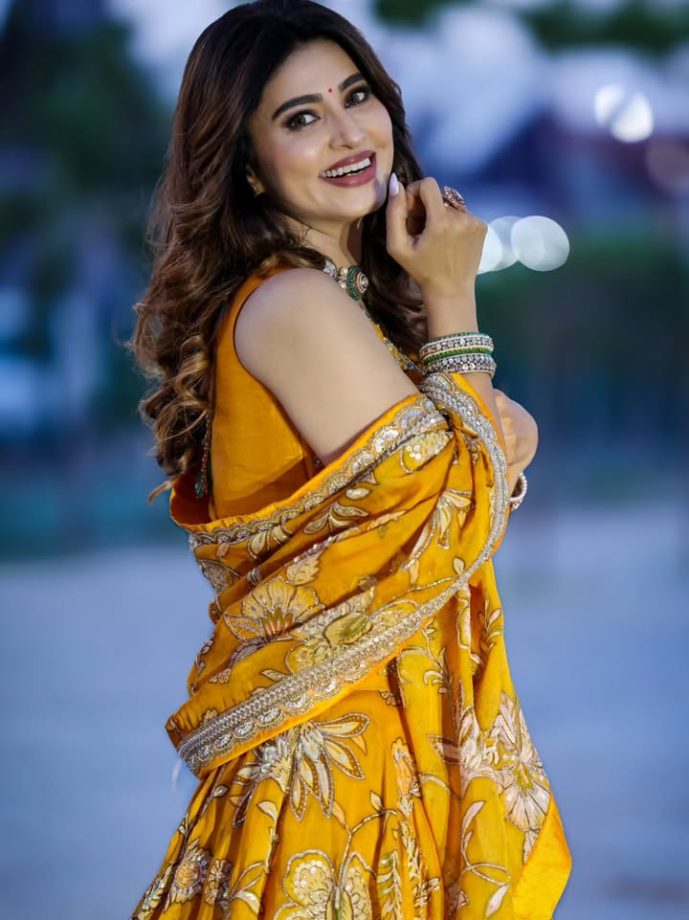 Mollywood Actresses Mamitha Baiju, Priyamani Raj & Sneha Serve Three Distinct Fashion Looks 1