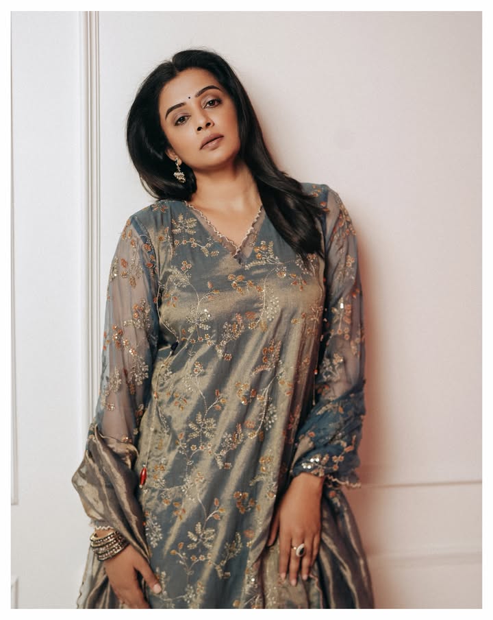 Mollywood Actresses Mamitha Baiju, Priyamani Raj & Sneha Serve Three Distinct Fashion Looks 1