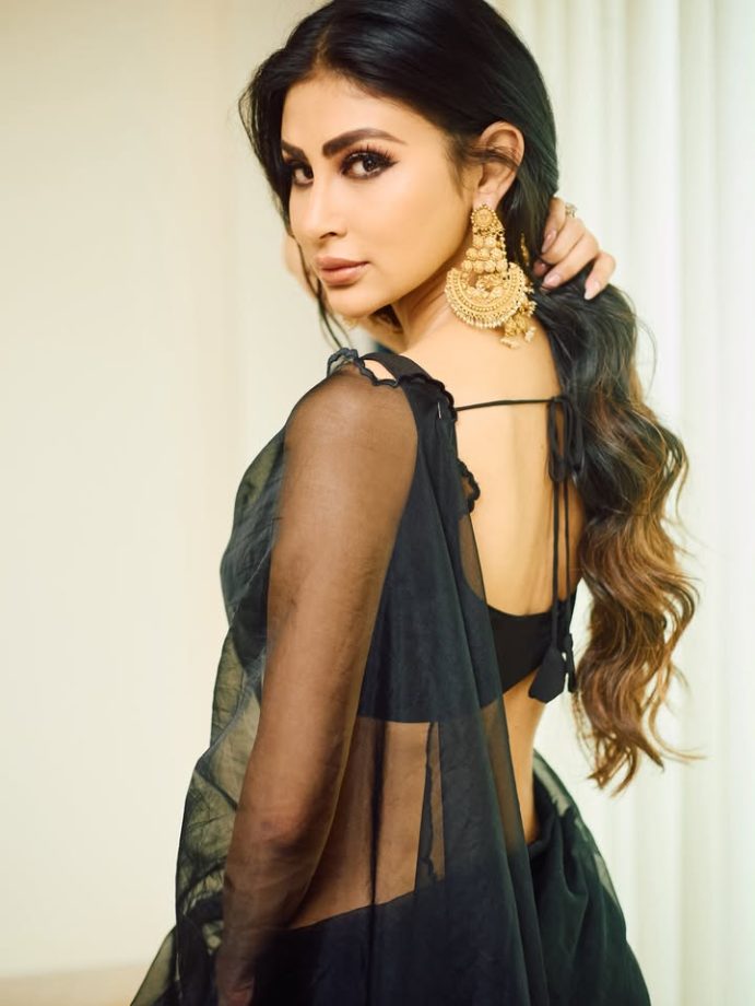 Mouni Roy Black Saree Look Makes Sheer Glamour The Main Character 1