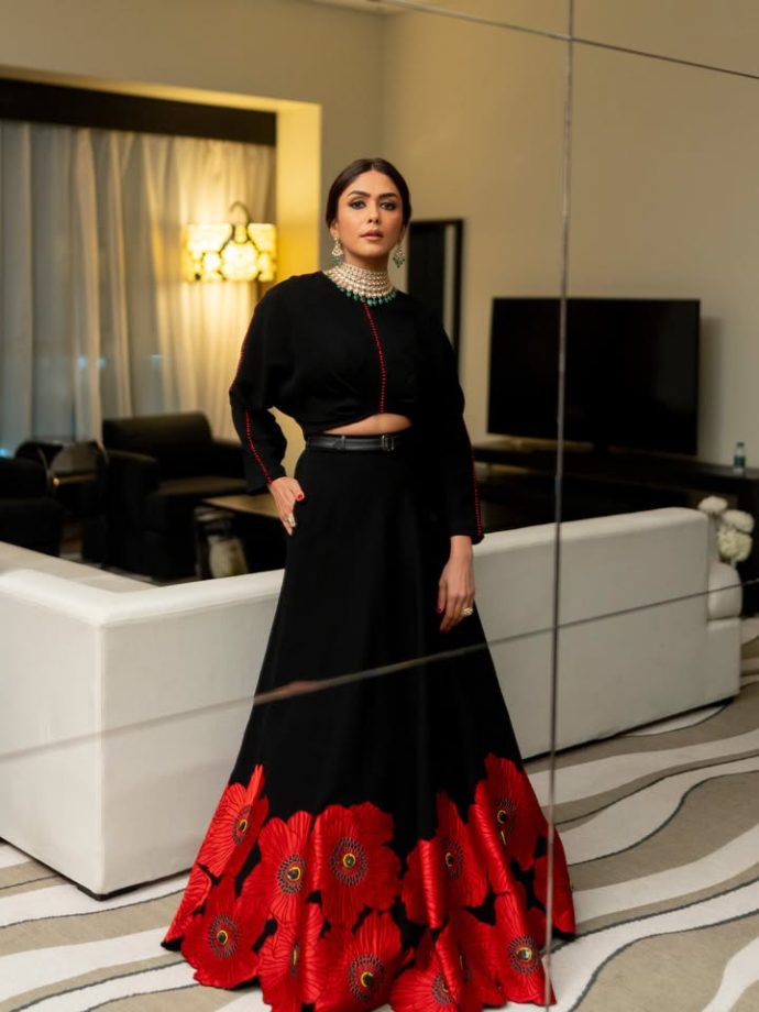 Mrunal Thakur Makes A Striking Statement In A Black Poppy Border Skirt Set 1