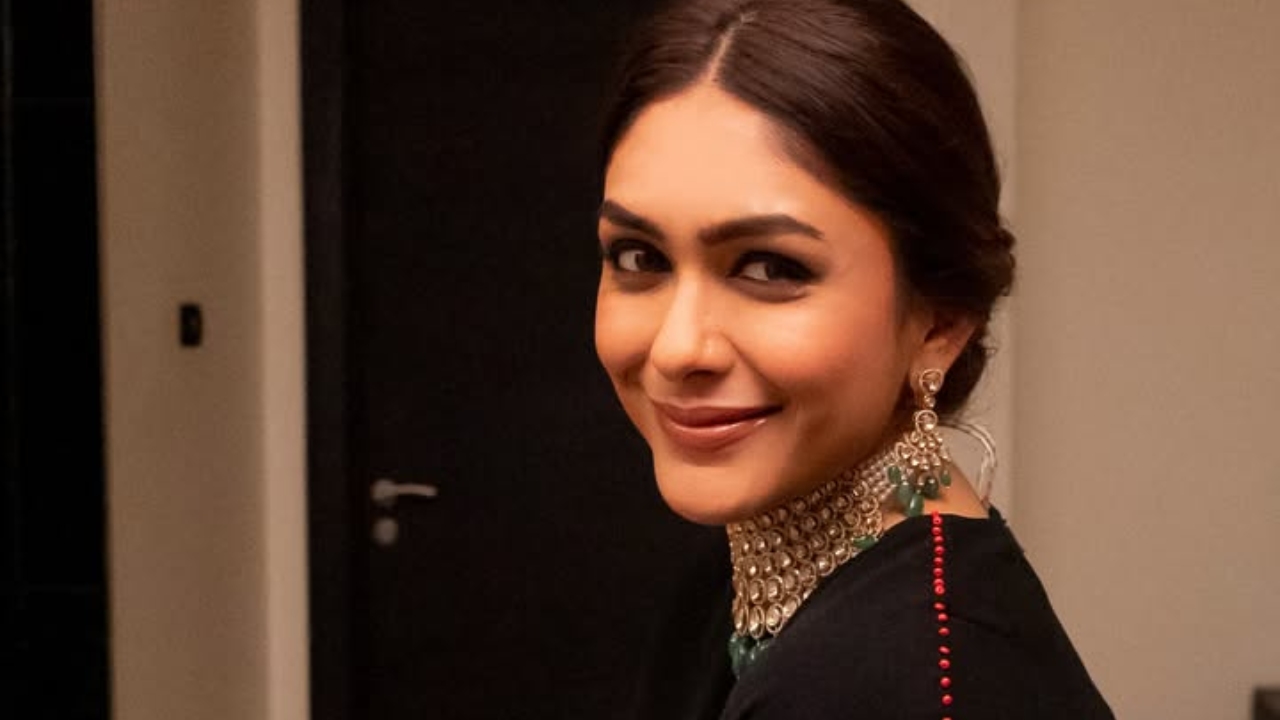 Mrunal Thakur Makes A Striking Statement In A Black Poppy Border Skirt Set 1