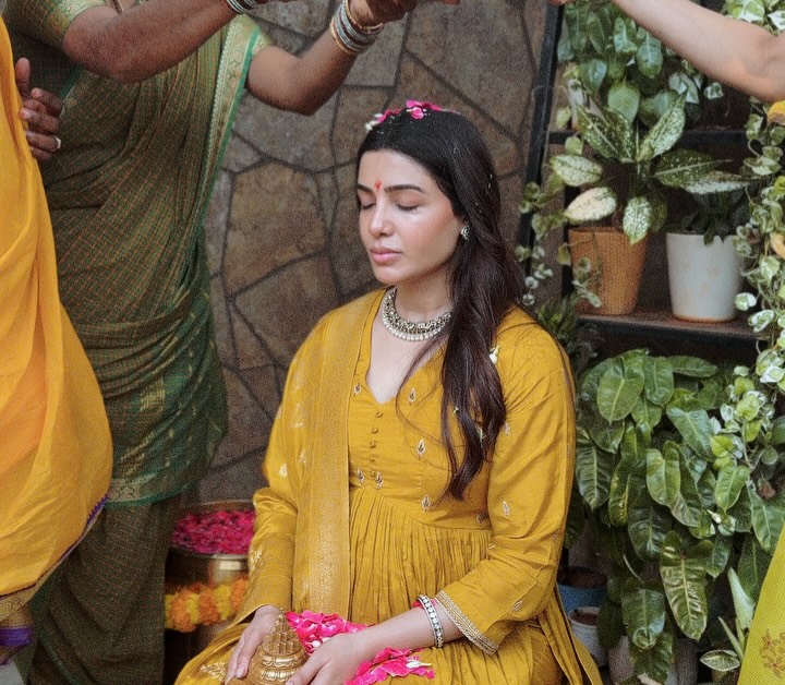 Peek Into Samantha Ruth Prabhu's Baby Shower: Showering Rose Petals, Traditional Rituals To Sacred Chants 1