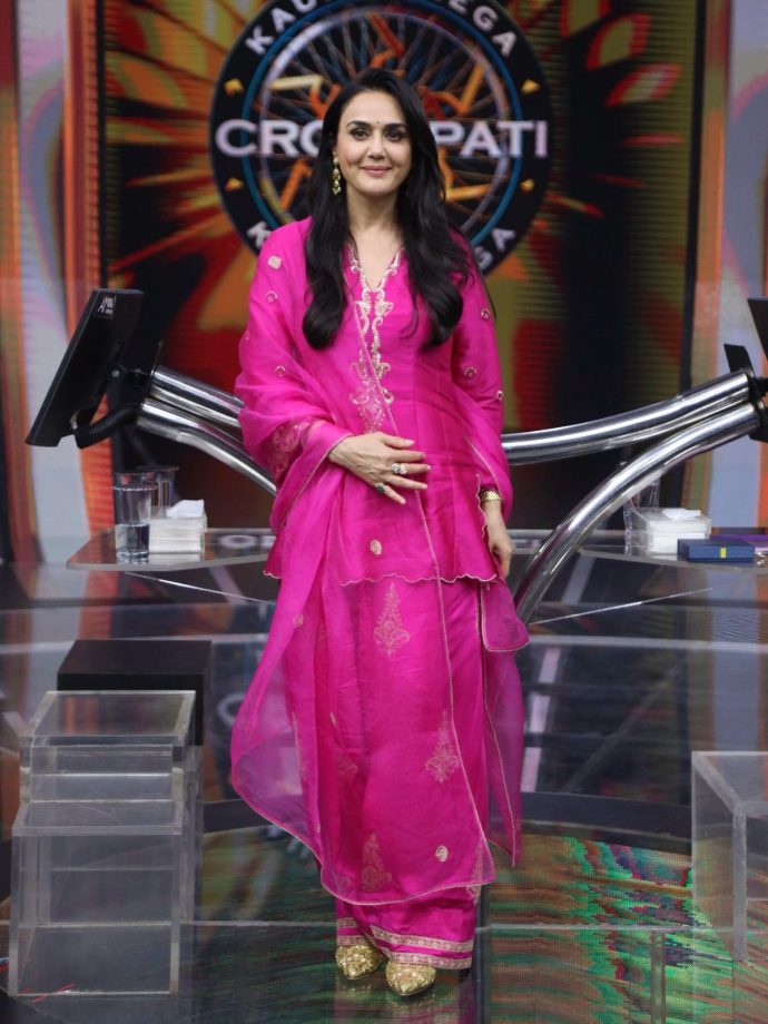 Preity Zinta’s Pink Kurta Set Gets A Golden Glam Makeover 1