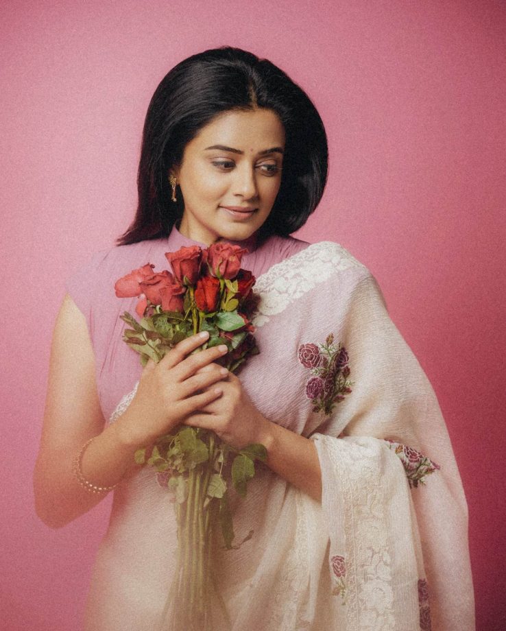 Priya Mani Raj Floral Saree With A Pretty Pleated High Neck Blouse 1