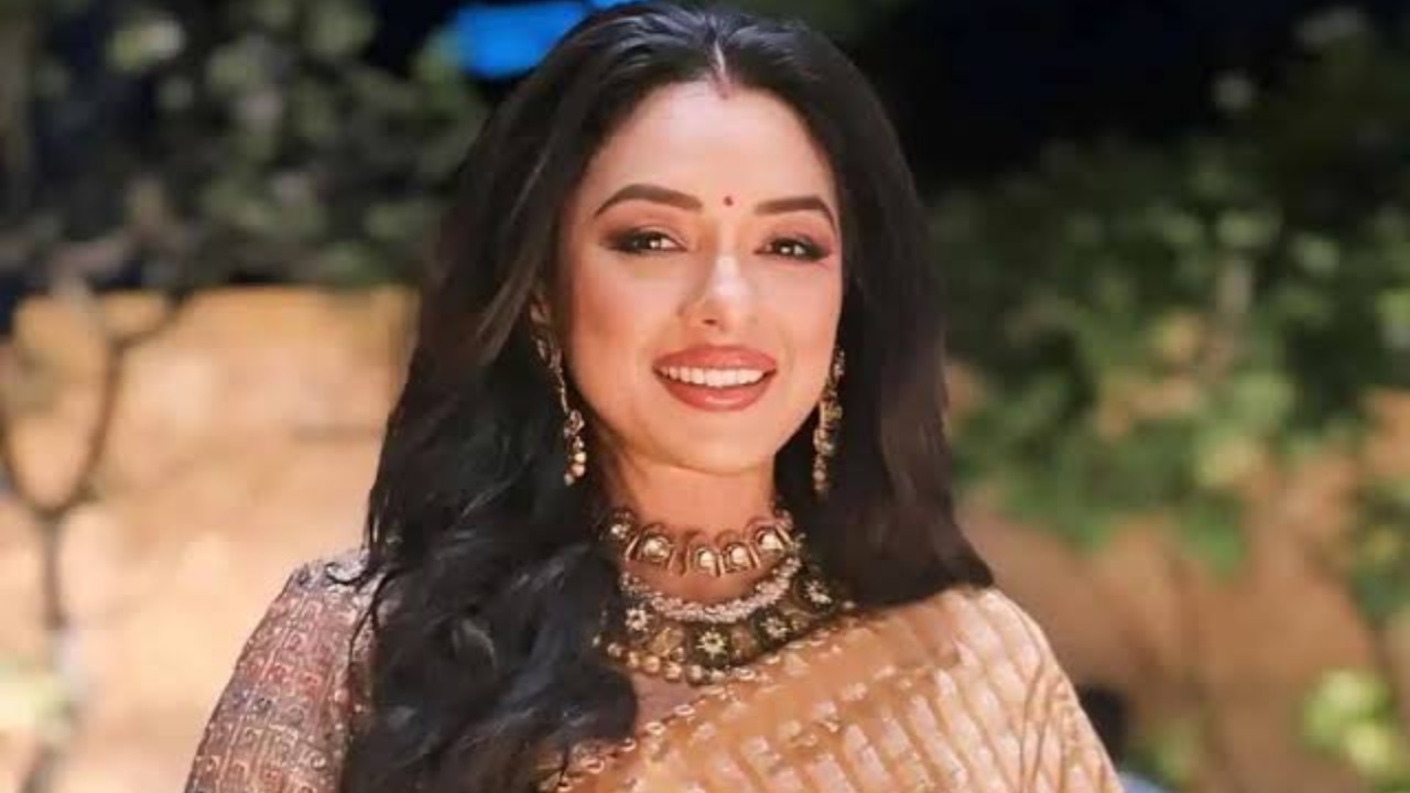 Rupali Ganguly Gets Emotional On Anupamaa Set—Here's What Happened 1