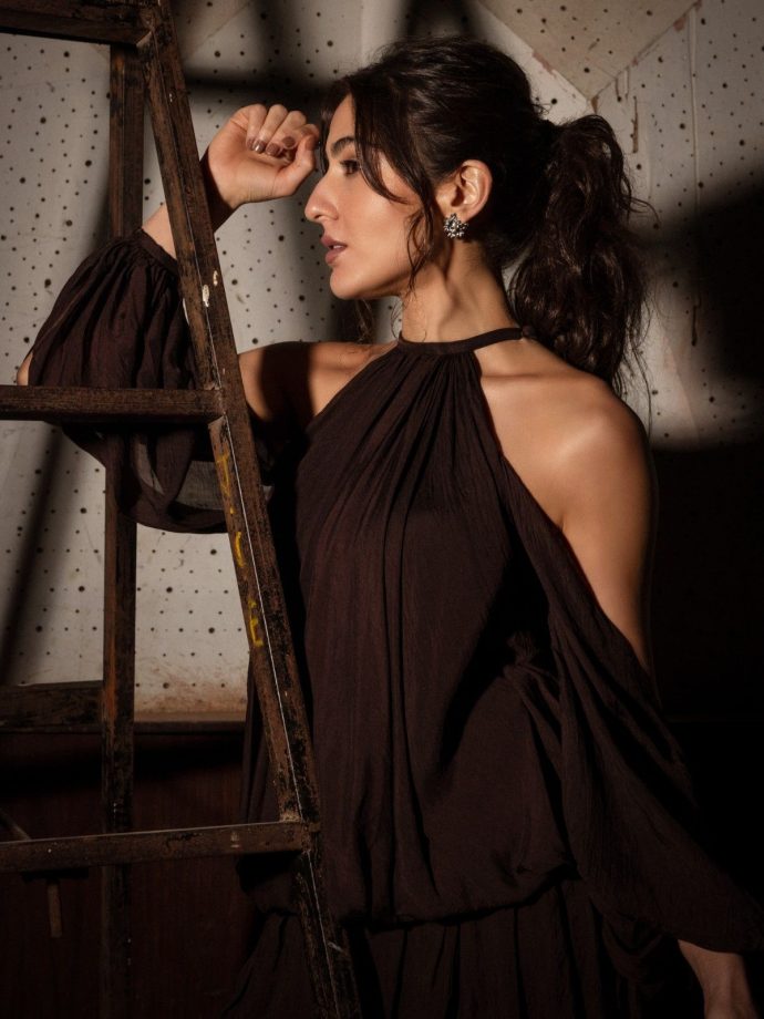 Sara Ali Khan Looks Chic in Brown Cold-Shoulder Mini Dress 1