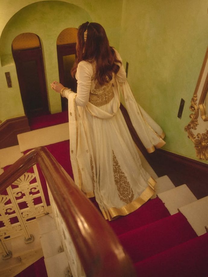 Sharvari Wagh Serves Classic Royal Look: Anarkali Set with Kundan Sheeshpatti 1