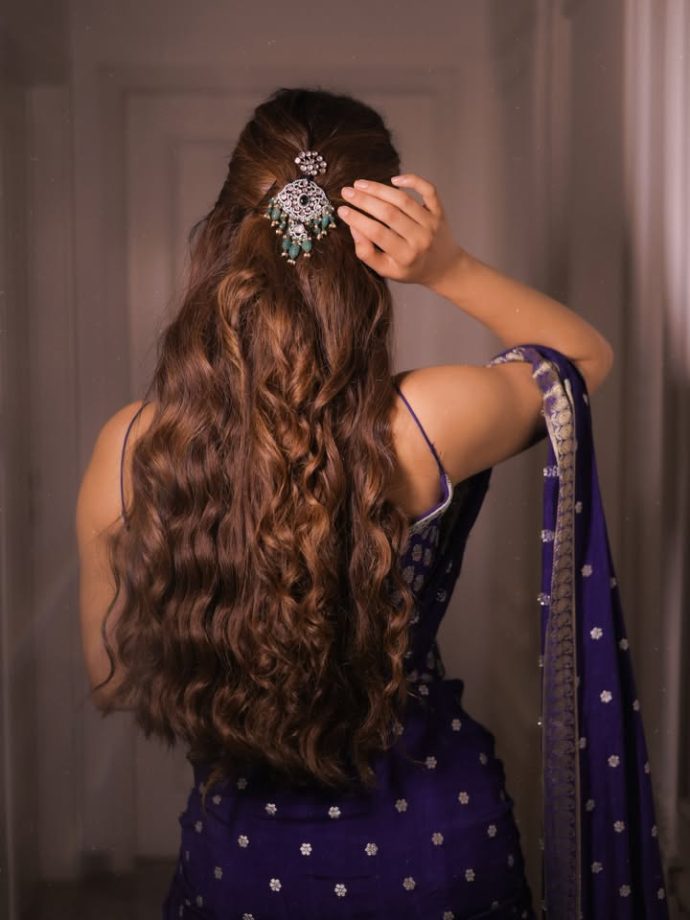 Shivangi Joshi’s Purple Lehenga Look Turns Heads; Elvish Yadav Reacts To Her Latest Pictures 1