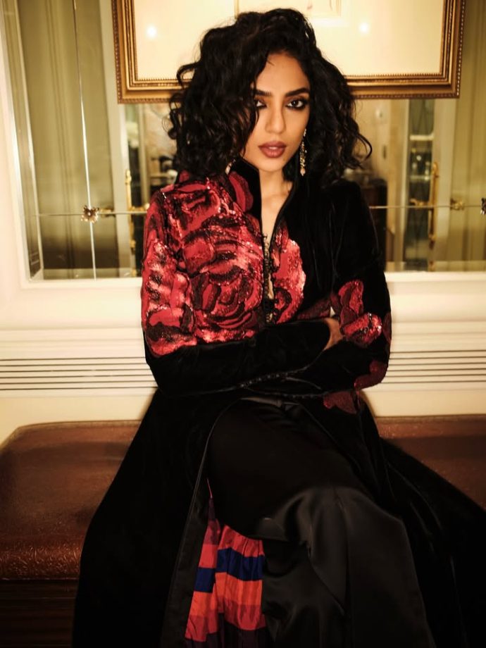 Sobhita Dhulipala’s Black Velvet Rohit Bal Look Is Pure Drama With Red Floral Embroidery 1