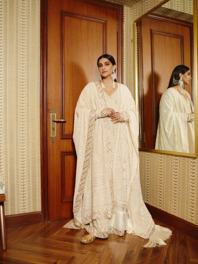 Sonam Kapoor’s Classic White Anarkali by Abu Jani Sandeep Khosla 1