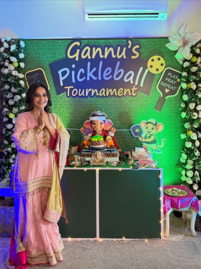 Surbhi Jyoti’s Pink Ethnic Look Is A Dreamy Ganesh Festival Look 1
