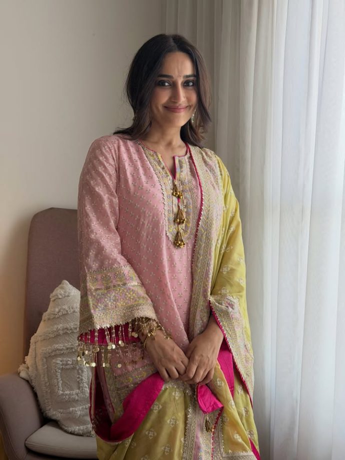 Surbhi Jyoti’s Pink Ethnic Look Is A Dreamy Ganesh Festival Look 1