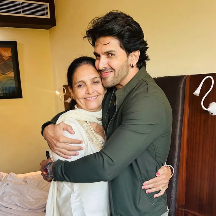 TV News: Shehzada Dhami's Emotional Reunion With Mother, & Erica Fernandes Moment With Kasautii Zindagii Kay 2 Cast To Ashnoor Kaur's Ganesh Chaturthi Celebration 1