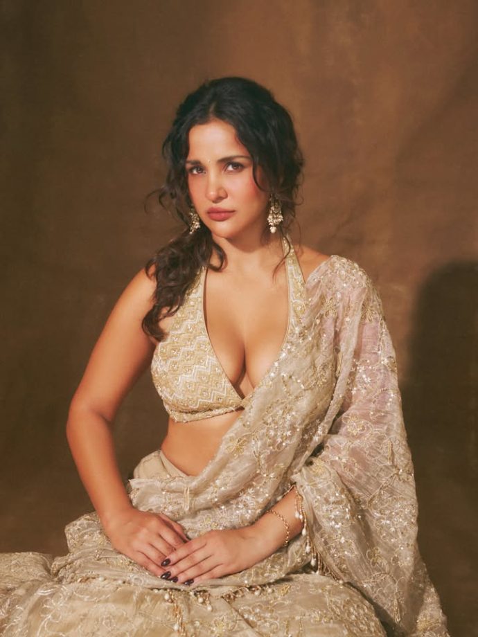 Aisha Sharma Stuns In An Ivory Embellished Saree & Halter-Neck Blouse 1