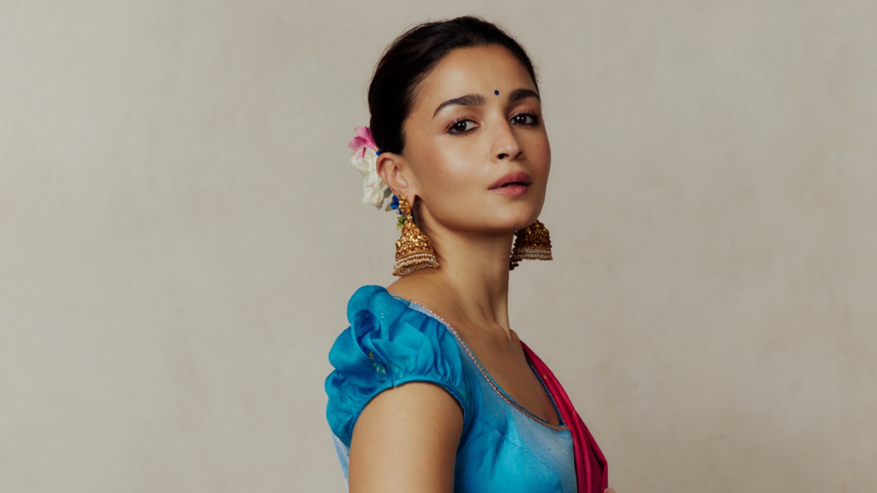 Alia Bhatt’s Pink Kanjeevaram Saree Brings Paro Vibes To Durga Puja 1