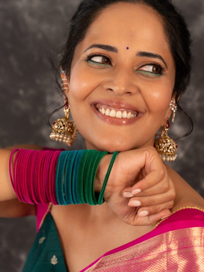 Anasuya Bharadwaj’s Pink Kanchipuram Saree Look With Vibrant Modern Twist 1