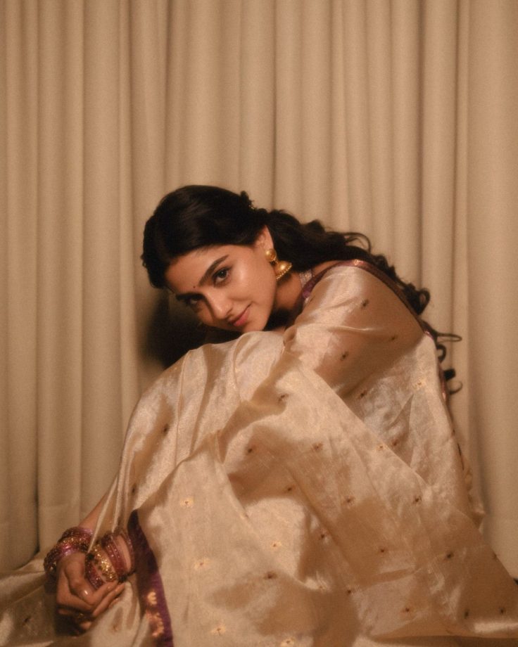 Anaswara Rajan’s Pearl White Saree With Strappy Halter-Neck Blouse 1