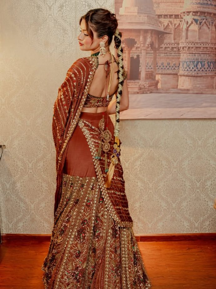 Avneet Kaur Maroon Lehenga Saree Look: Zardozi Embroidery, Green Choker & Braided Hair Steal The Show 1