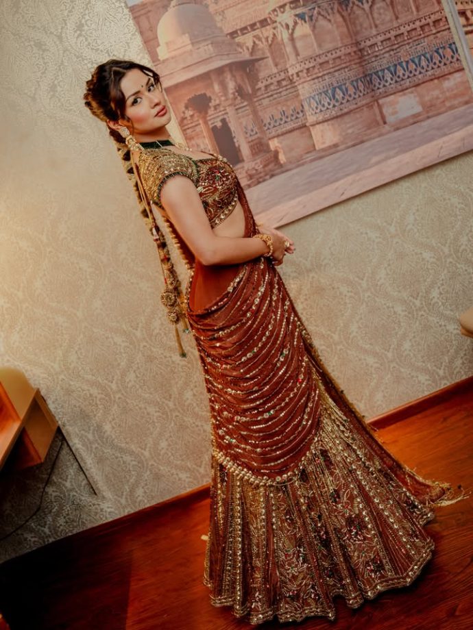 Avneet Kaur Maroon Lehenga Saree Look: Zardozi Embroidery, Green Choker & Braided Hair Steal The Show 1