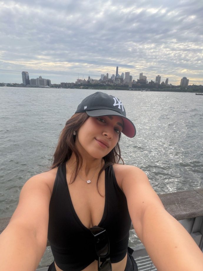 Bhumi Pednekkar Shares New York City Photo Dump In Cool Fits, Food Diaries & Candid Moments 1