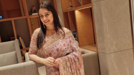 Dipika Kakar Looks Ethereal In A Light Pink Embroidered Saree With Golden Accents