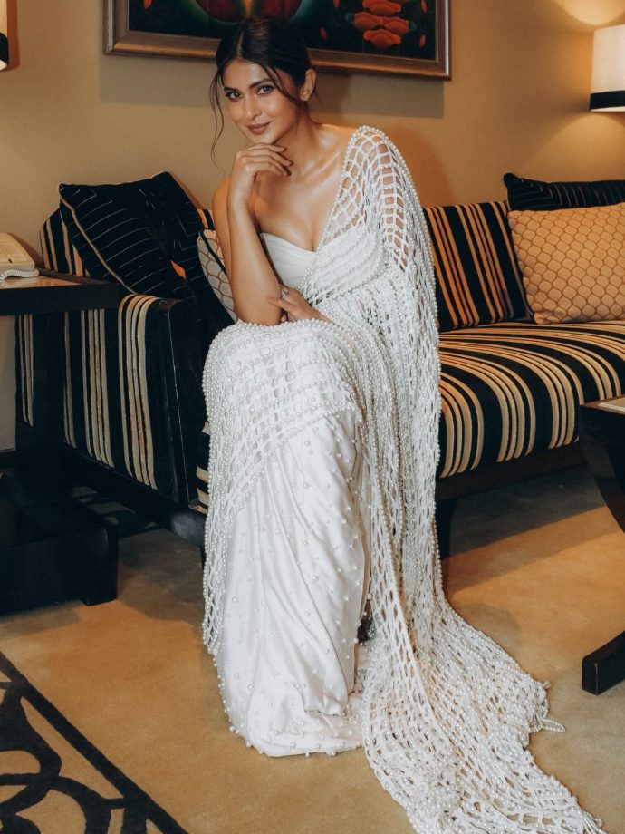 Jennifer Winget’s Ivory Pearl Saree: A Handcrafted Deepanshi Massey Creation Exudes Modern Elegance 1