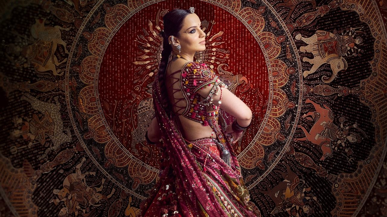 Kangana Ranaut’s Navratri Look: A Regal Red Lehenga That Channels Divine Energy 1