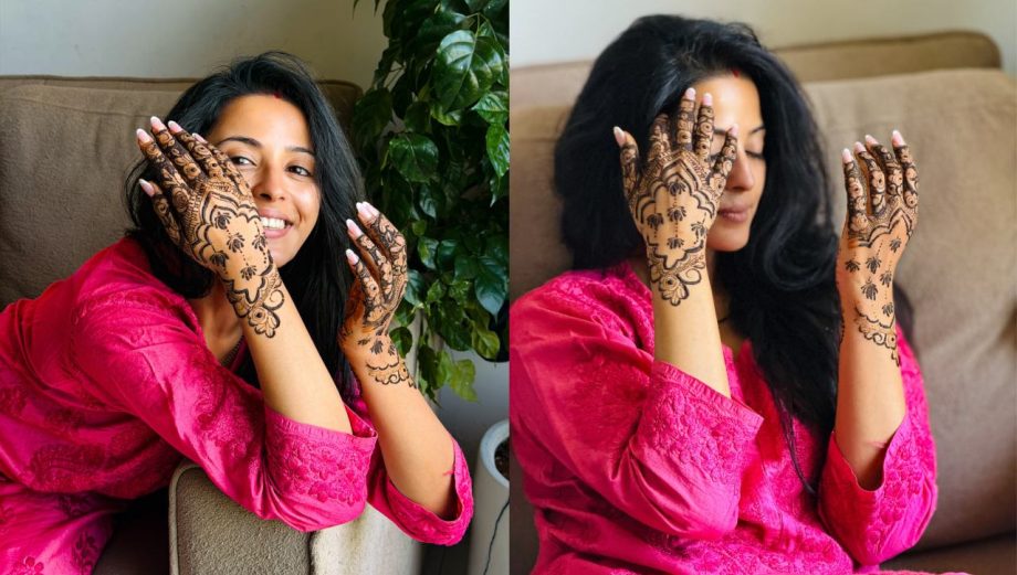 Karwa Chauth 2026 Mehendi Designs—From Hina Khan And Srishti Jain To Priyanka Chopra 1