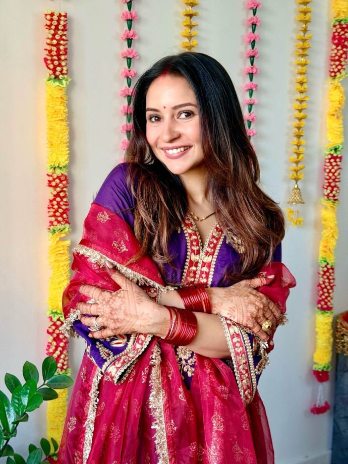 Karwa Chauth 2026 Mehendi Designs—From Hina Khan And Srishti Jain To Priyanka Chopra 1